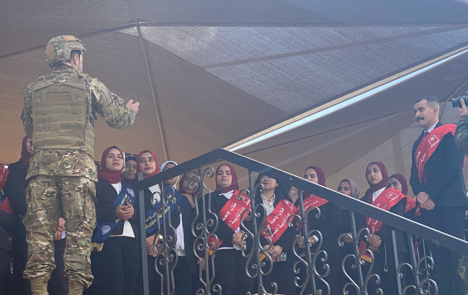 طلاب جامعة حلوان في زيارة ميدانية لوحدات المظلات المصرية