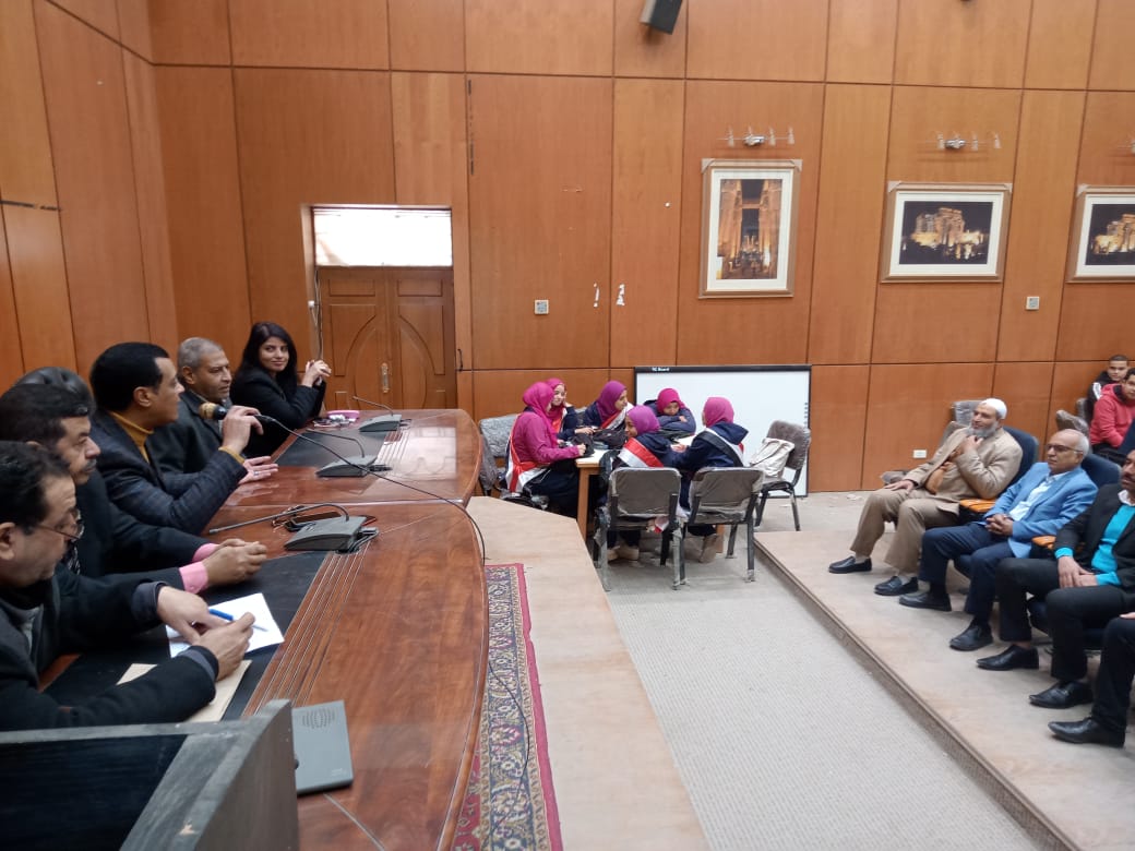 طلاب نيده الثانوية يتوجون ببطولة أوائل طلاب الثانوية العامة في تعليم سوهاج