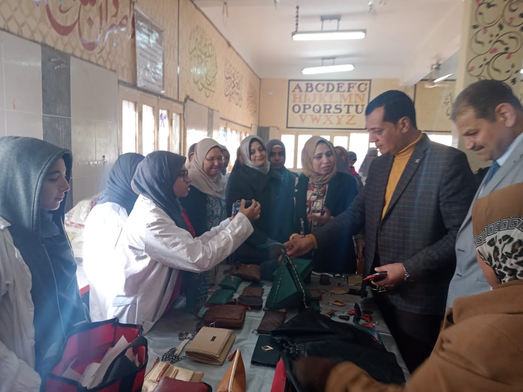 مدير تعليم سوهاج يواصل جولاته الميدانية لمتابعة سير العملية التعليمية بمدارس المحافظة