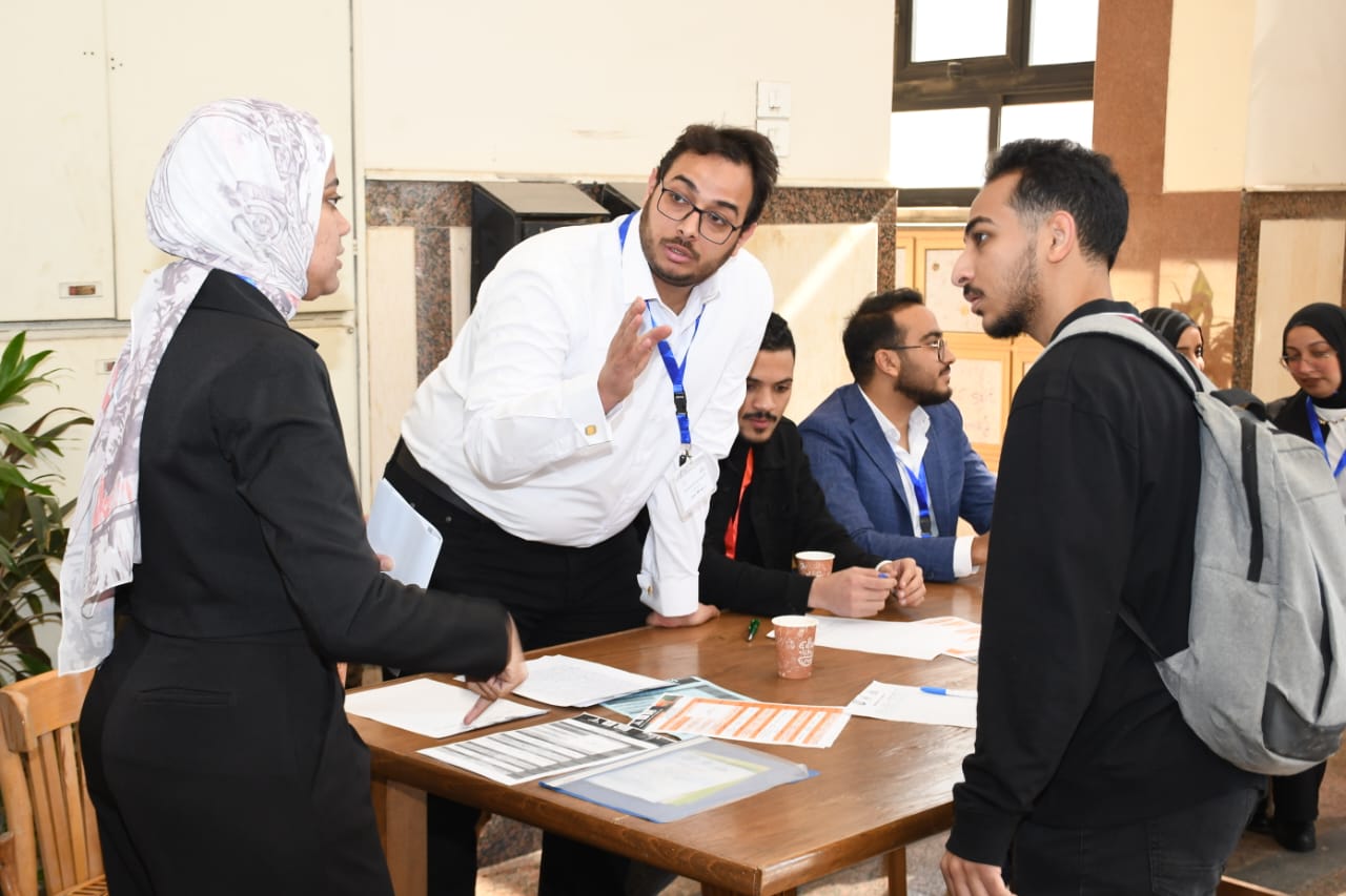 جامعة عين شمس تطلق ملتقى التوظيف بكلية العلوم