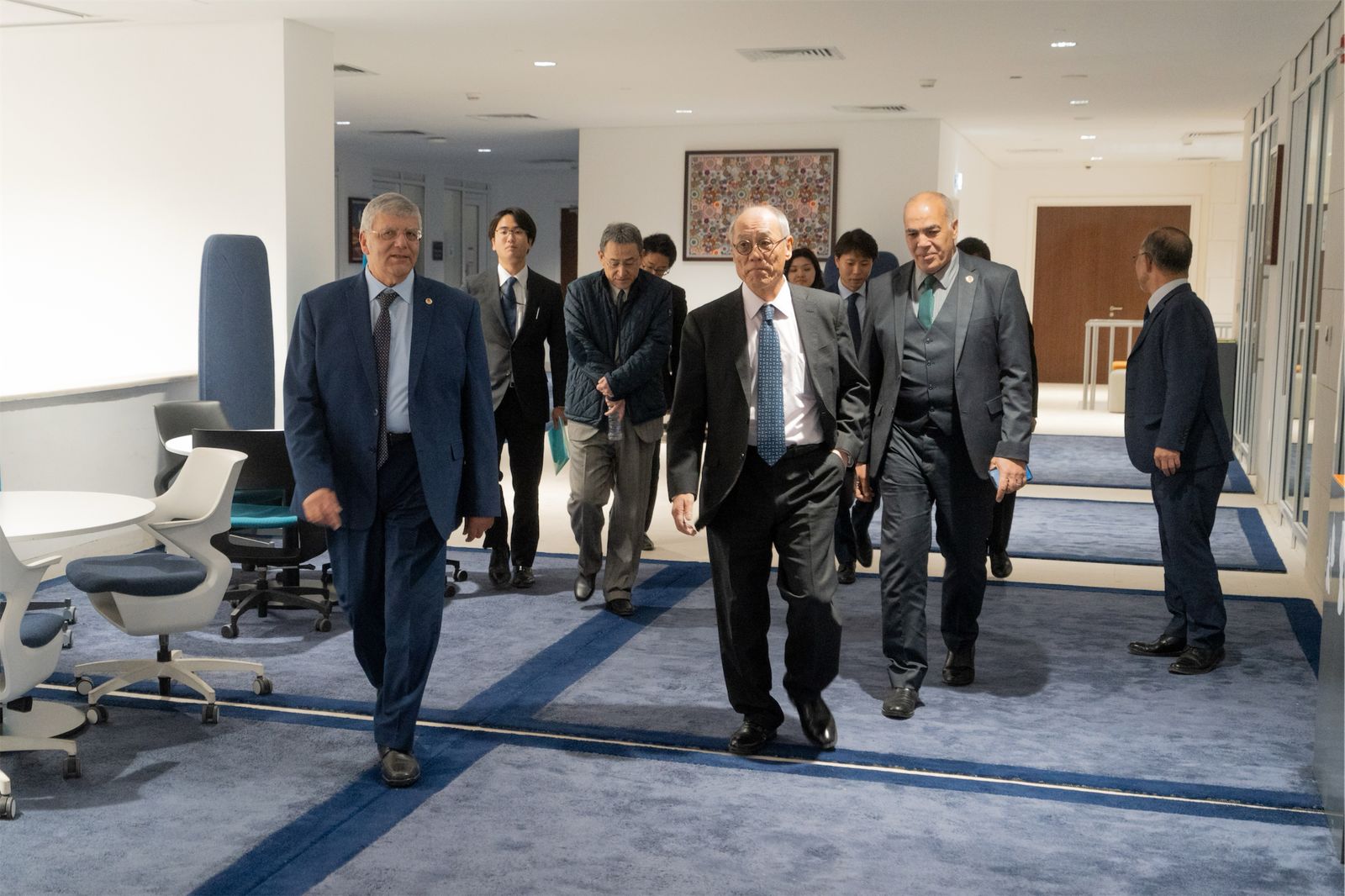 السفير الياباني يزور الجامعة المصرية اليابانية