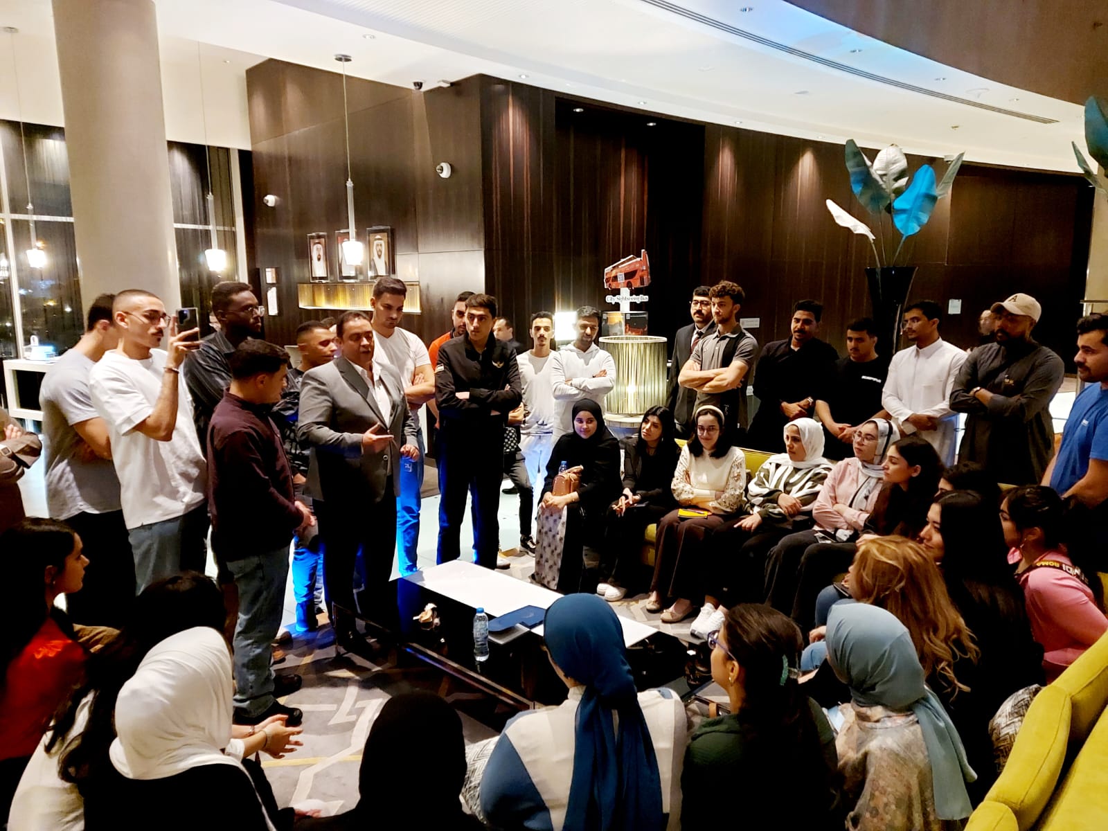 إطلاق برنامج إعداد قادة الشباب العربي في جامعة الشارقة