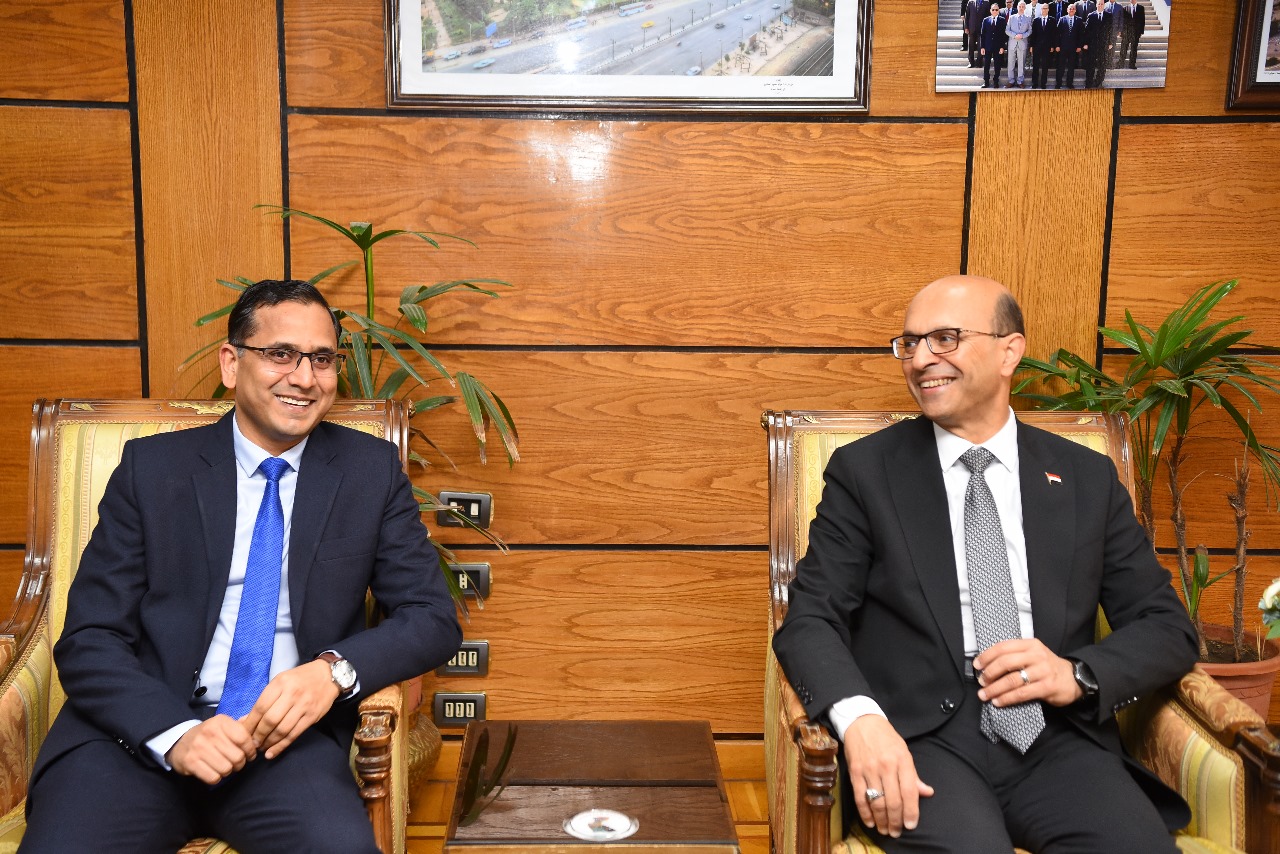 رئيس جامعة أسيوط يبحث تعزيز التعاون الثقافي مع الهند