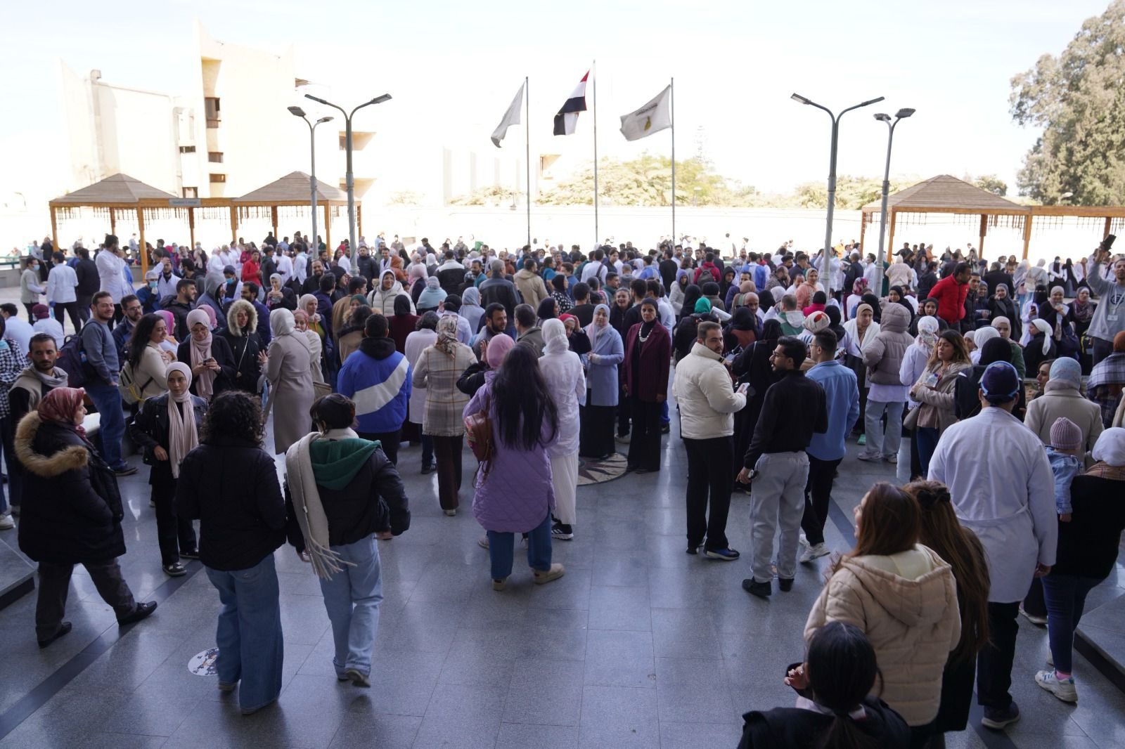 إخلاء كلية طب الأسنان جامعة عين شمس بمشاركة الدفاع المدنى