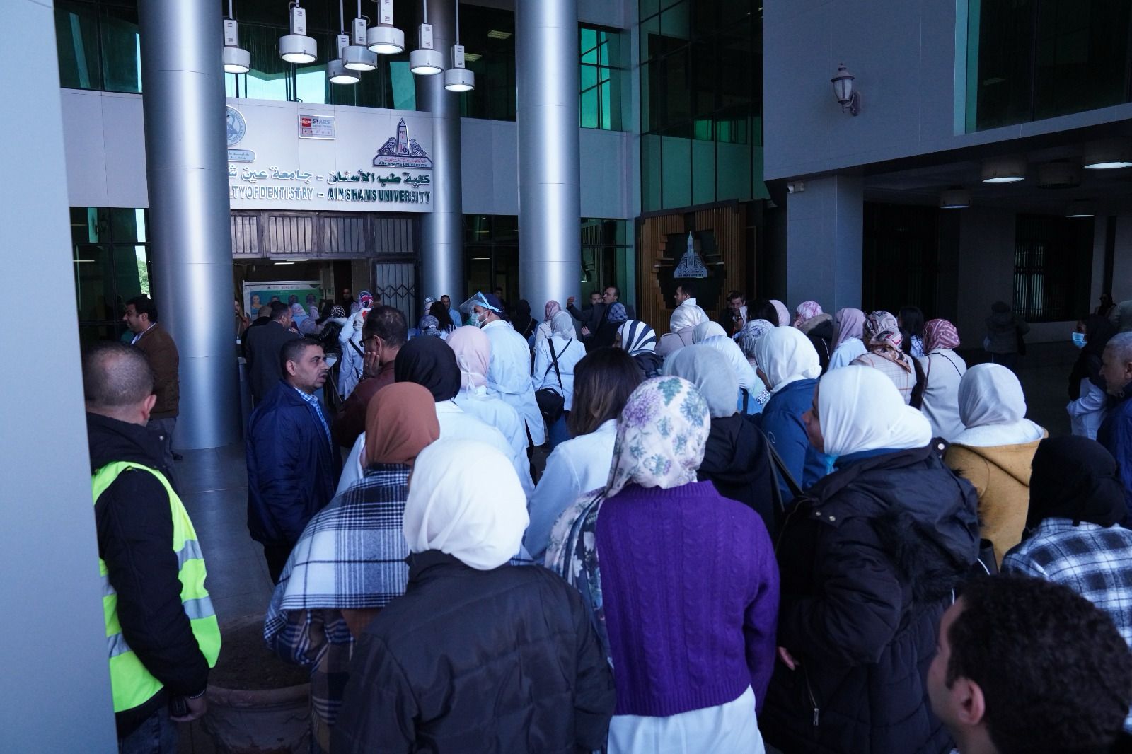 إخلاء كلية طب الأسنان جامعة عين شمس بمشاركة الدفاع المدنى