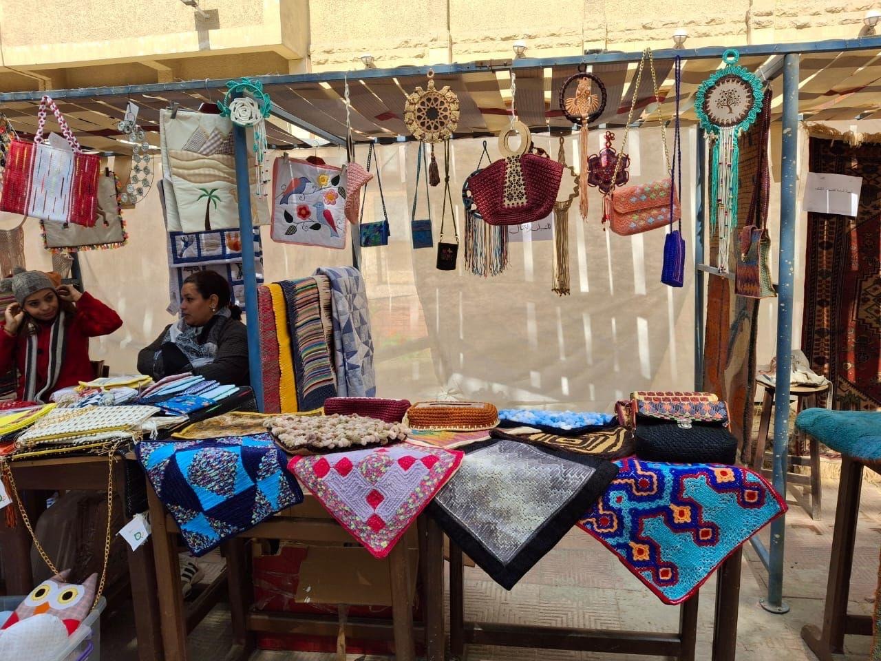 جامعة حلوان تطلق ملتقى التراث الثامن للنسيج المصري بكلية الفنون التطبيقية