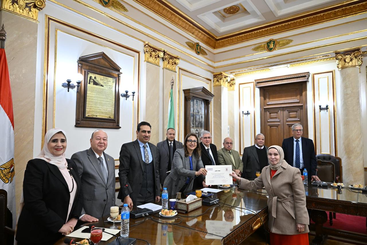 جامعة القاهرة تكرم الفائزين بمسابقة وقف الفنجري 2024