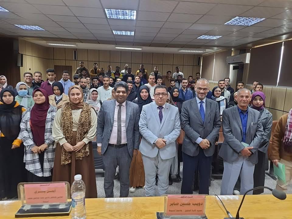 جامعة أسيوط تختتم تدريب قانوني متطور بكلية الحقوق حول صياغة العقود وصحف الدعاوى