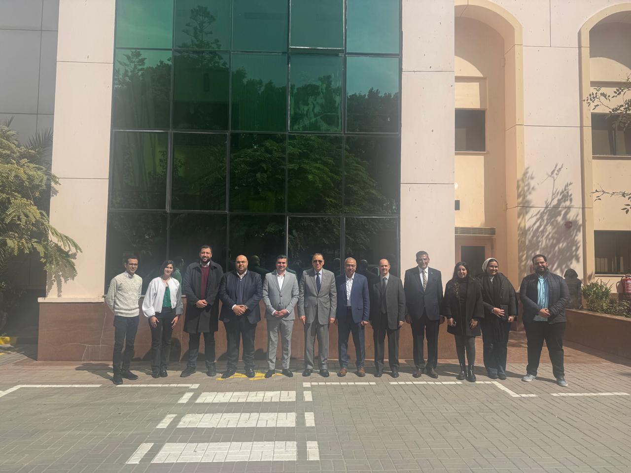 شراكة استراتيجية بين جامعة 6 أكتوبر وسرفية العالمية لتدريب طلاب الصيدلة