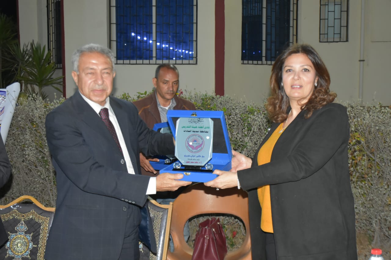 رئيس جامعة السادات تشارك أسرة الجامعة الإفطار الرمضاني الجماعي