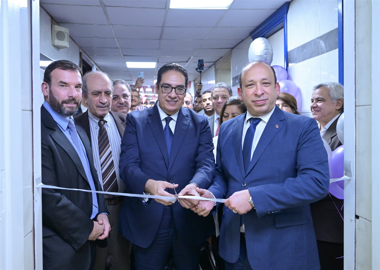 رئيس جامعة القاهرة يعلن إطلاق تطويرًا طبيًا متقدمًا بوحدة مناظير الجهاز الهضمي