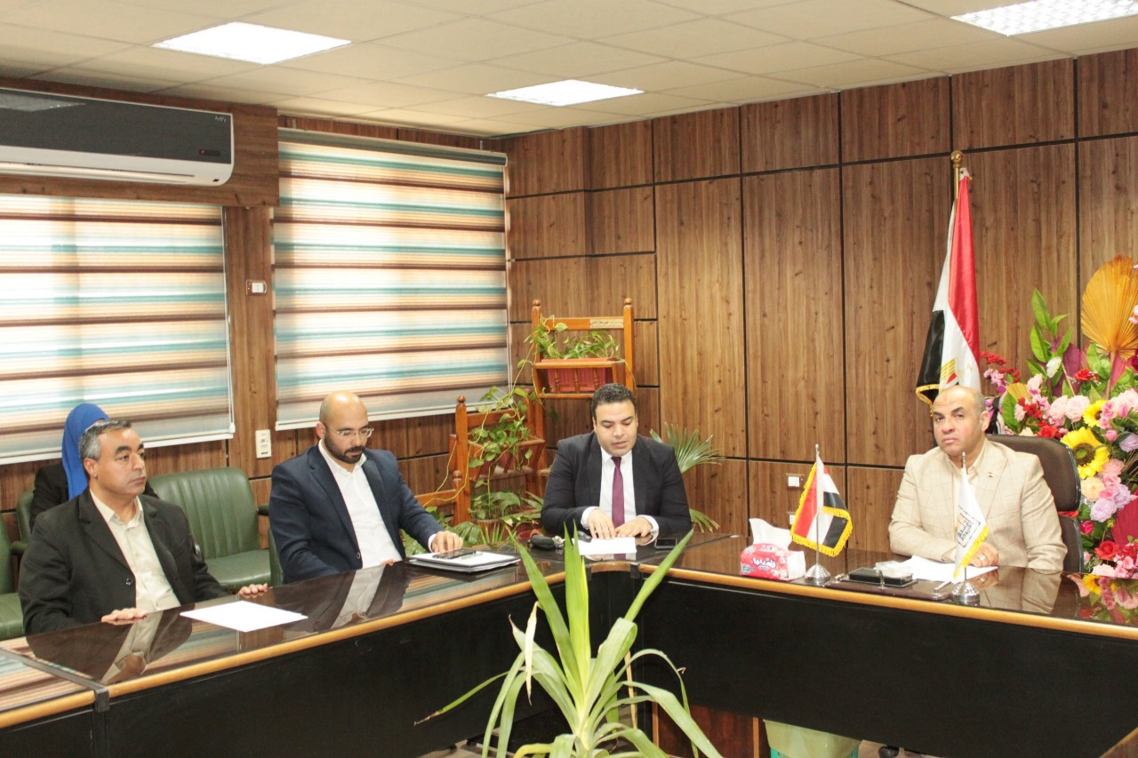 جامعة أسيوط تعزز مكافحة الآفات بآليات حديثة