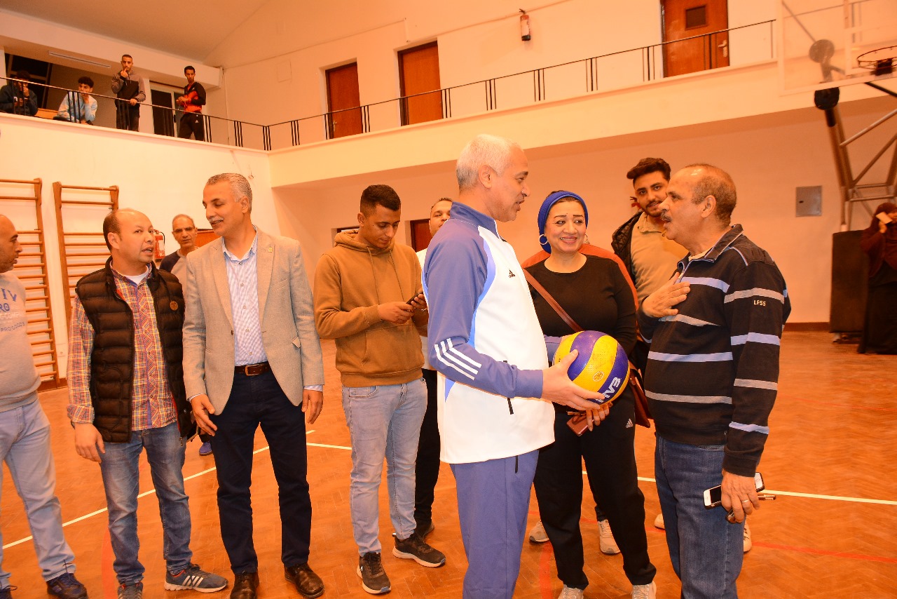 جامعة أسيوط تتوج أبطال الدورة الرياضية الرمضانية