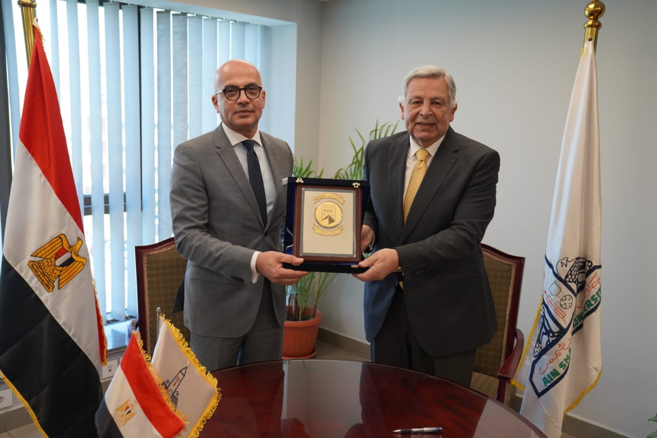 اتفاقية تعاون أكاديمي بين جامعة عين شمس وجامعة&nbsp;الجيزة الجديدة