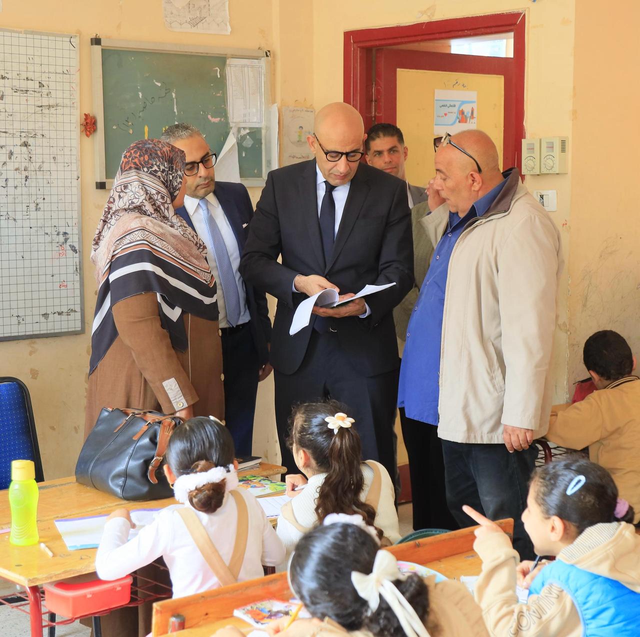 جولة مفاجئة لوزير التربية والتعليم لمتابعة سير العملية التعليمية