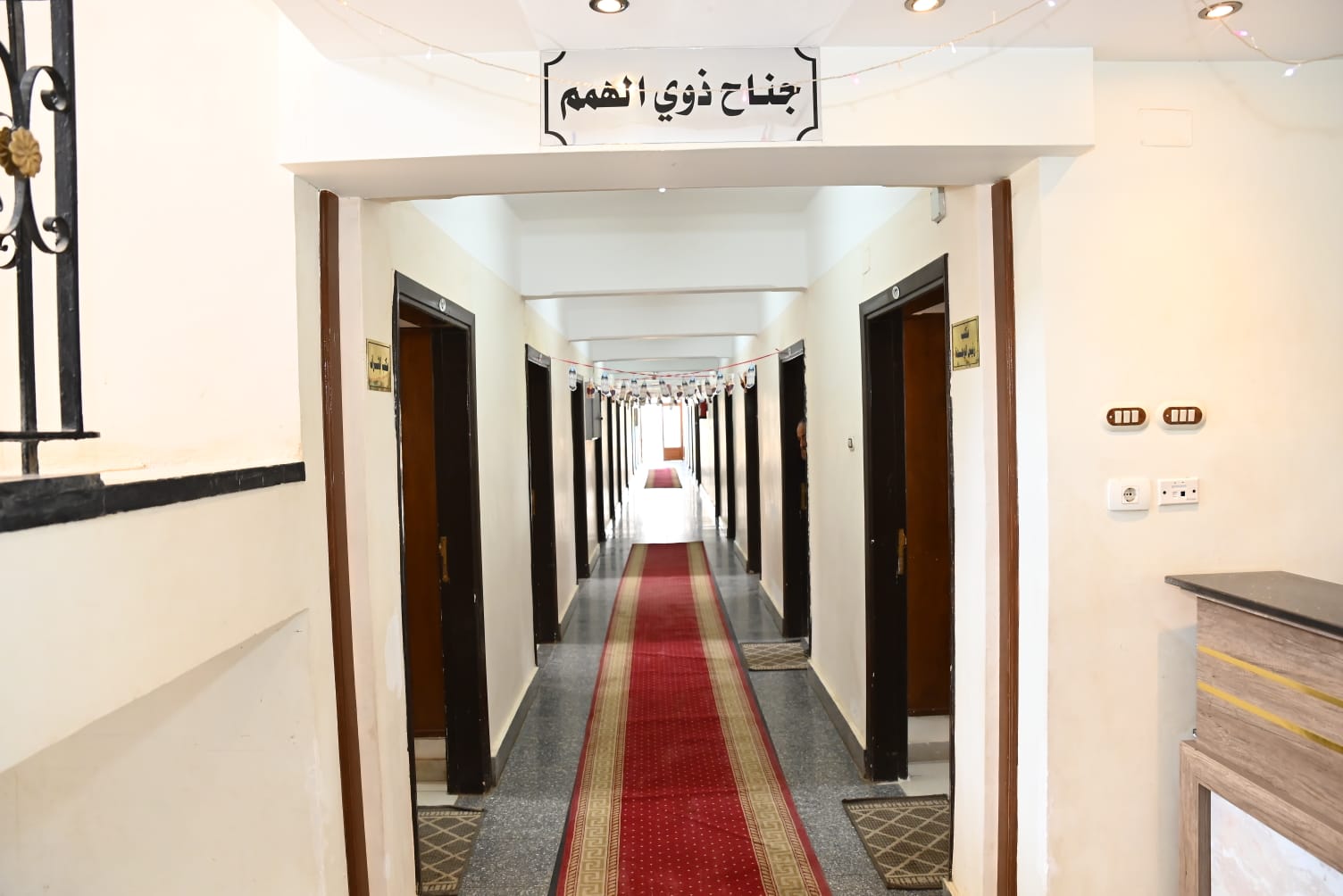 رئيس جامعة أسيوط يتابع تطوير ورفع كفاءة البنية التحتية داخل جناح ذوي الهمم بقطاع المدن الجامعية