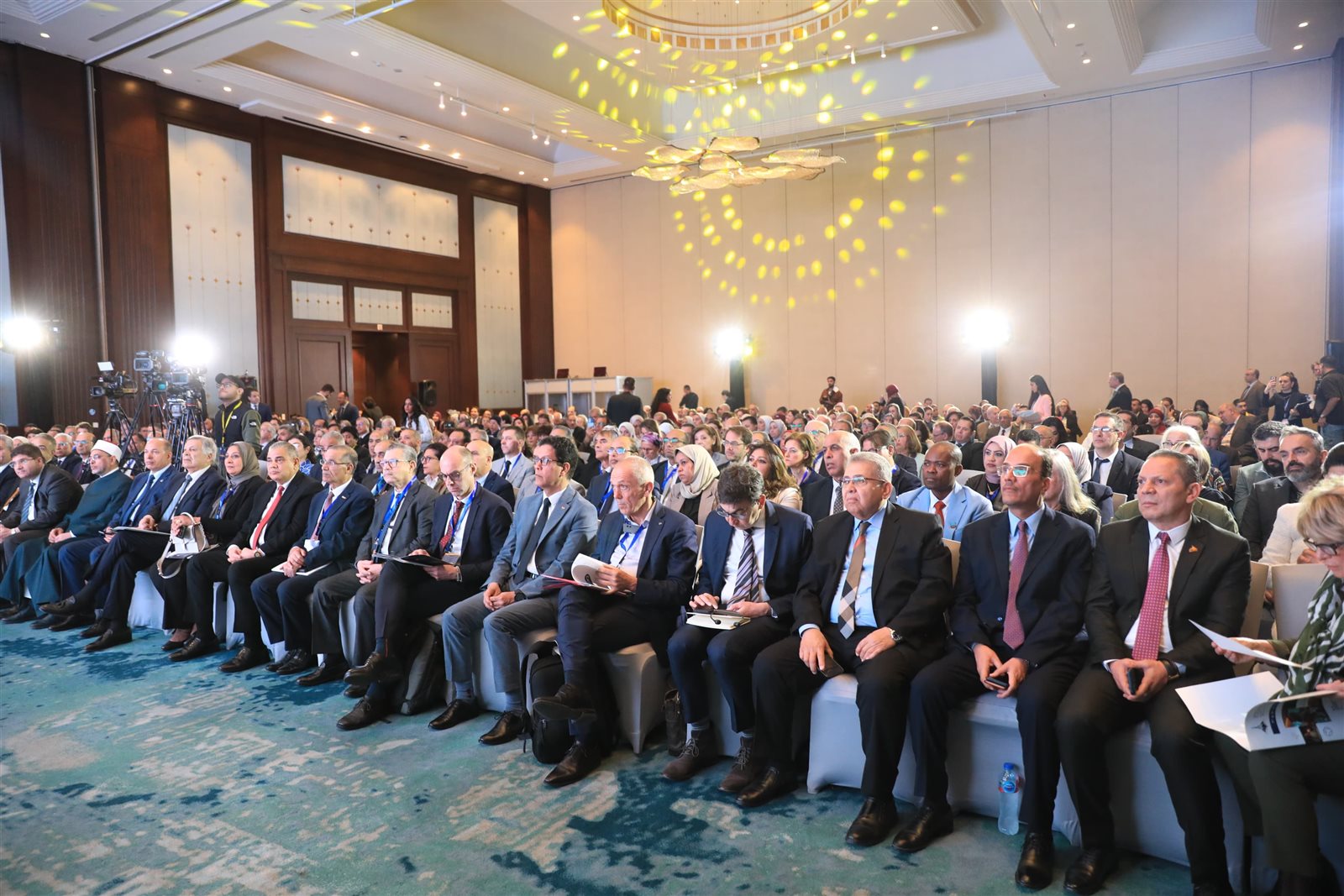 جلسة نقاشية حول تعزيز التعاون الأكاديمي بين مصر وفرنسا في مجال التعليم العالي