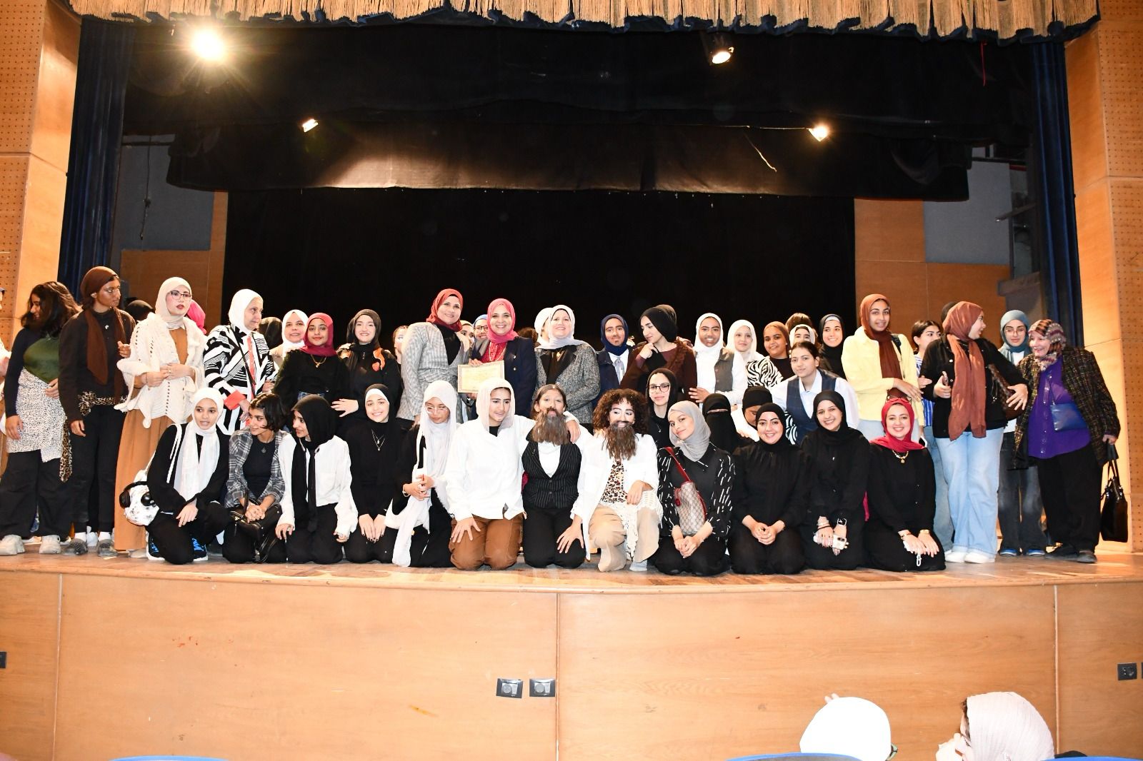 مؤتمر الهوية والتماسك المجتمعي بكلية البنات