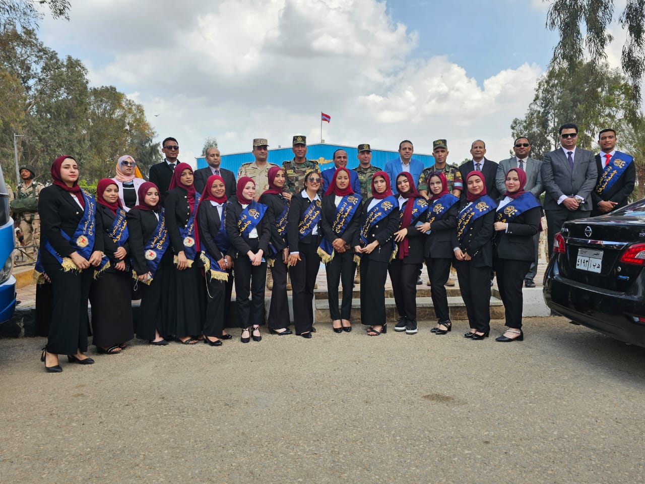 جامعة سوهاج تنظم زيارة طلابية مميزة لوحدات المظلات