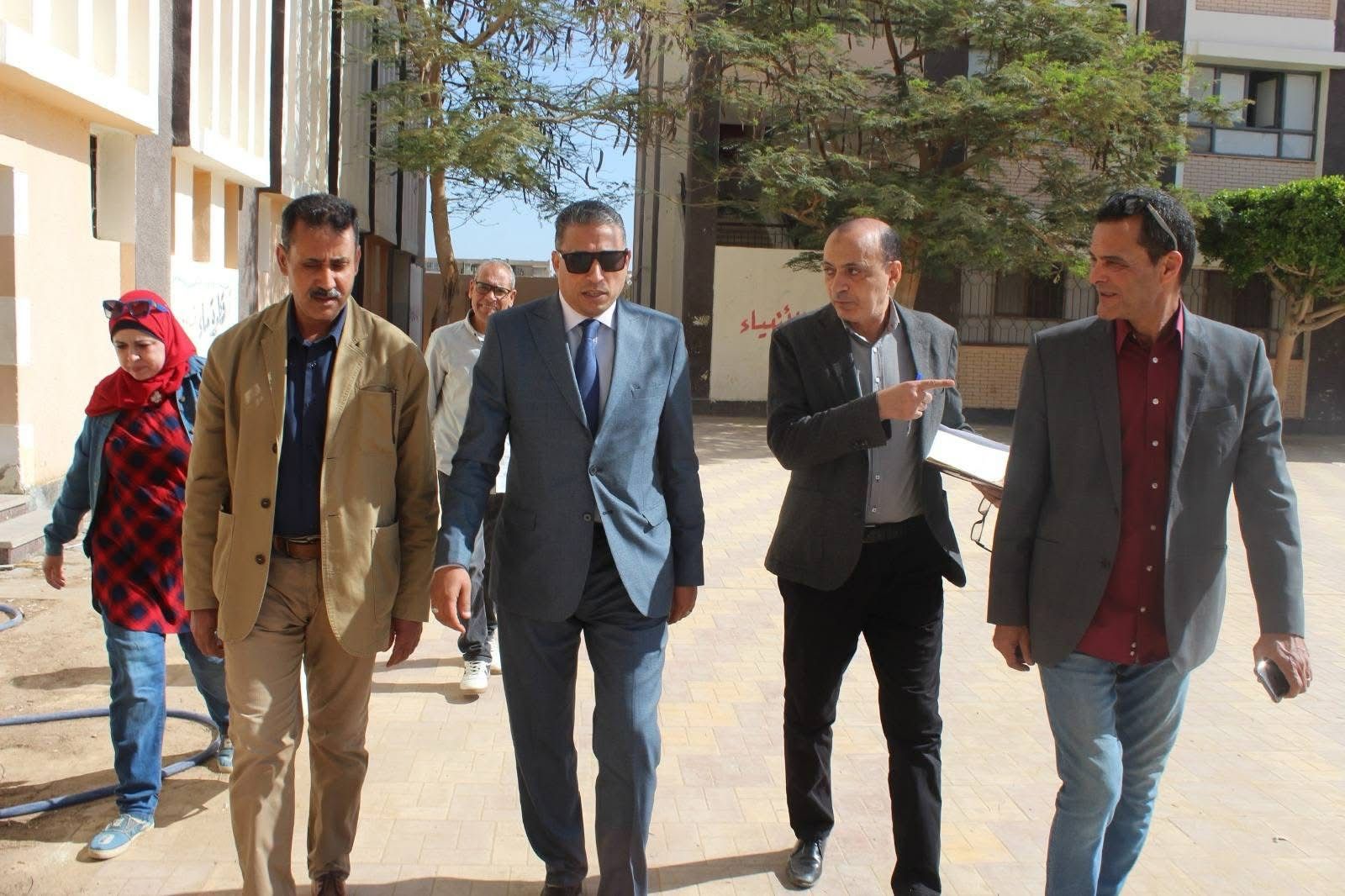 مدير تعليم الجيزة يقوم بجولة مفاجئة لرصد الانضباط المدرسي