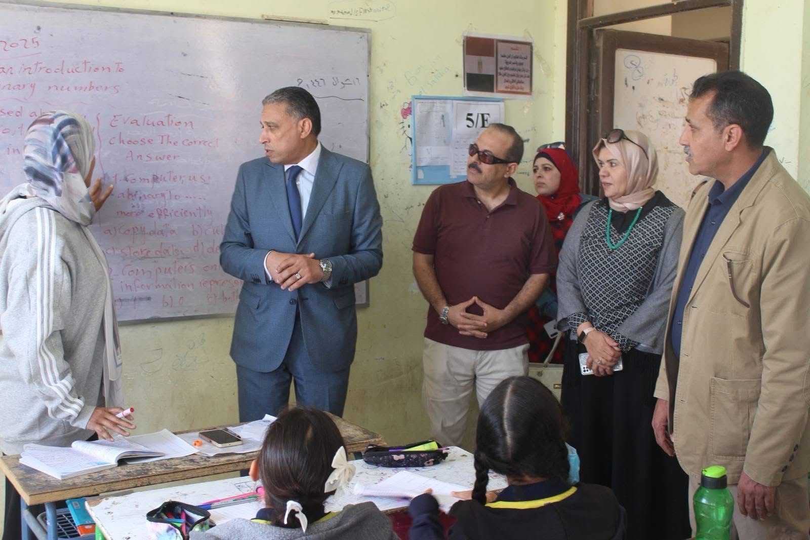 مدير تعليم الجيزة يقوم بجولة مفاجئة لرصد الانضباط المدرسي