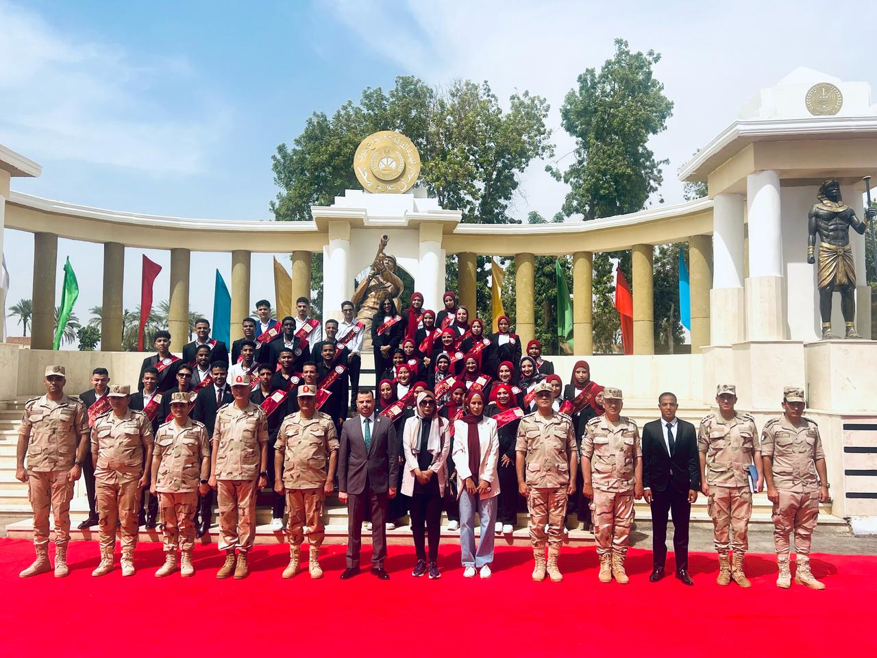 طلاب جامعة الأقصر في زيارة ميدانية مبهرة للفرقة 15 دفاع جوي