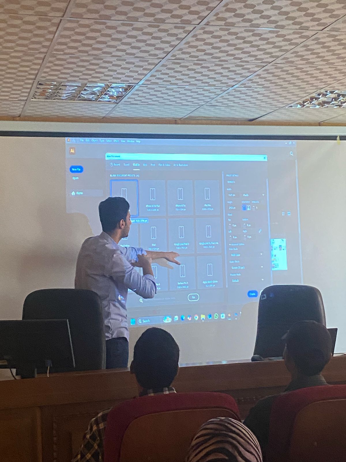 كلية الآثار بجامعة الأقصر تنظم ورشة عمل حول توظيف التكنولوجيا في توثيق التراث