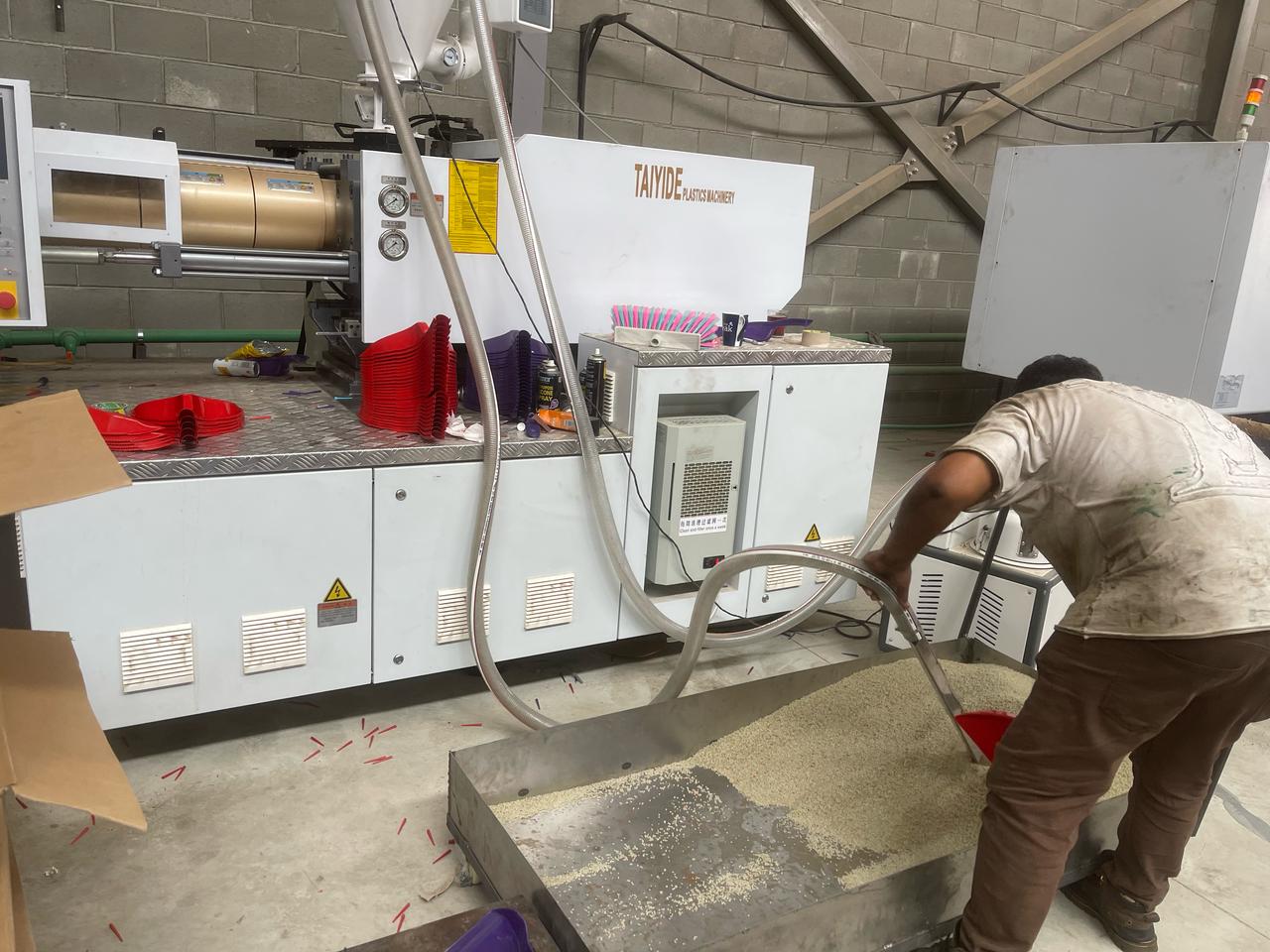 تدريب ميداني فريد لطلاب كهرباء جامعة سوهاج