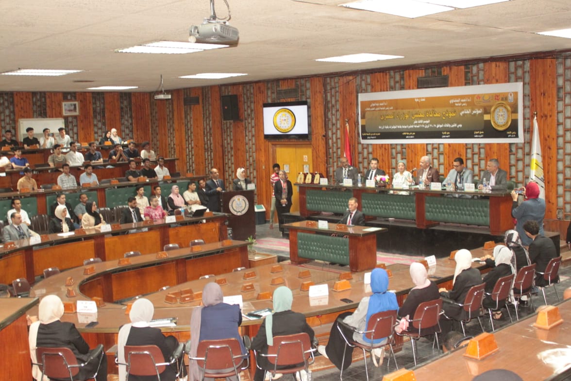 جامعة أسيوط تضيء مستقبل القيادة بنموذج محاكاة استثنائي للحكومة