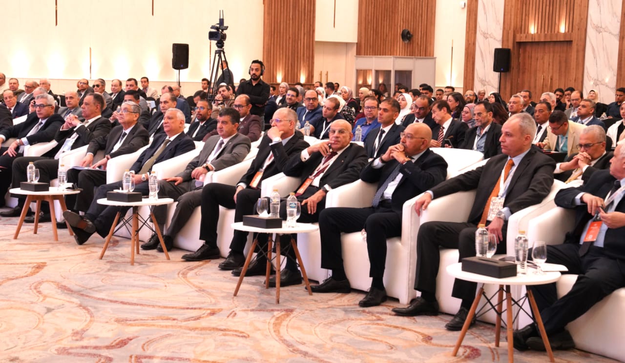 جامعة عين شمس تطلق رؤى جديدة للطاقة الذكية