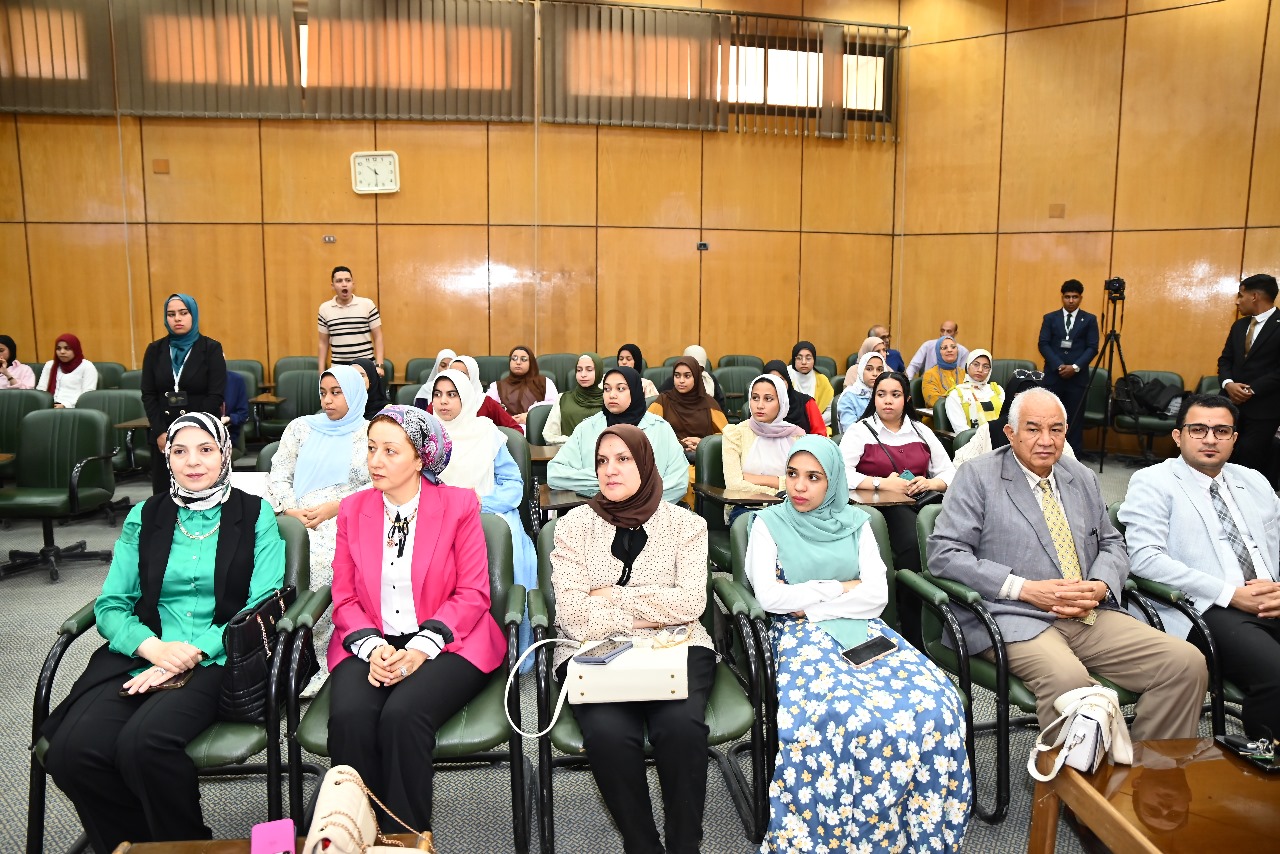 ندوة توعوية بجامعة أسيوط