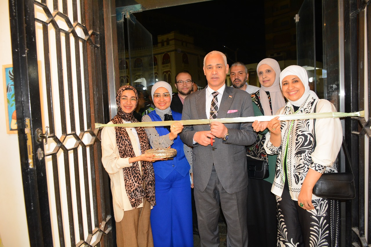 معرض فني داخل جامعة أسيوط يجسّد إبداع الطلاب بروح حلمي التوني