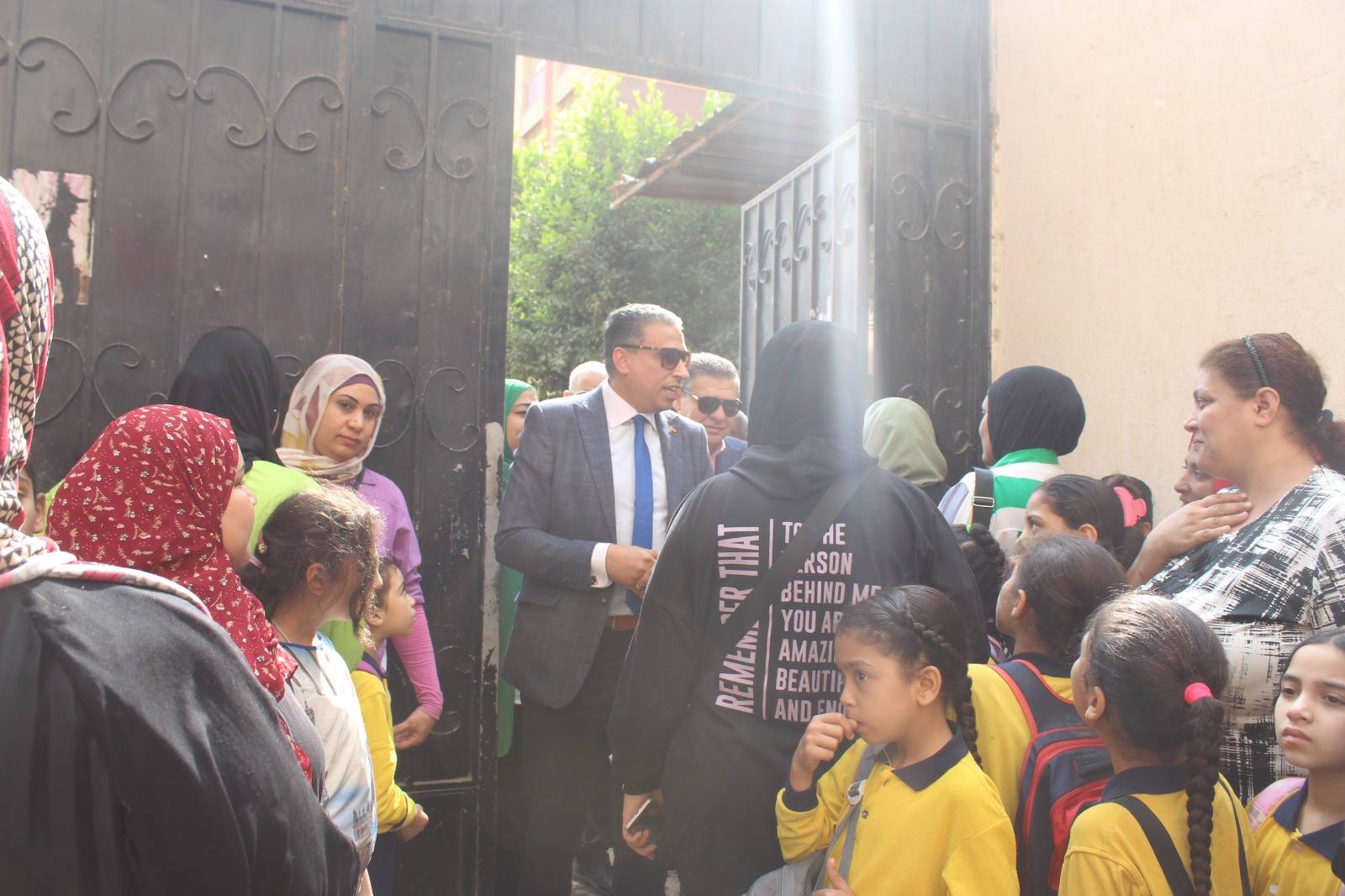 مدير تعليم الجيزة يقوم بجولة ميدانية للمدارس 