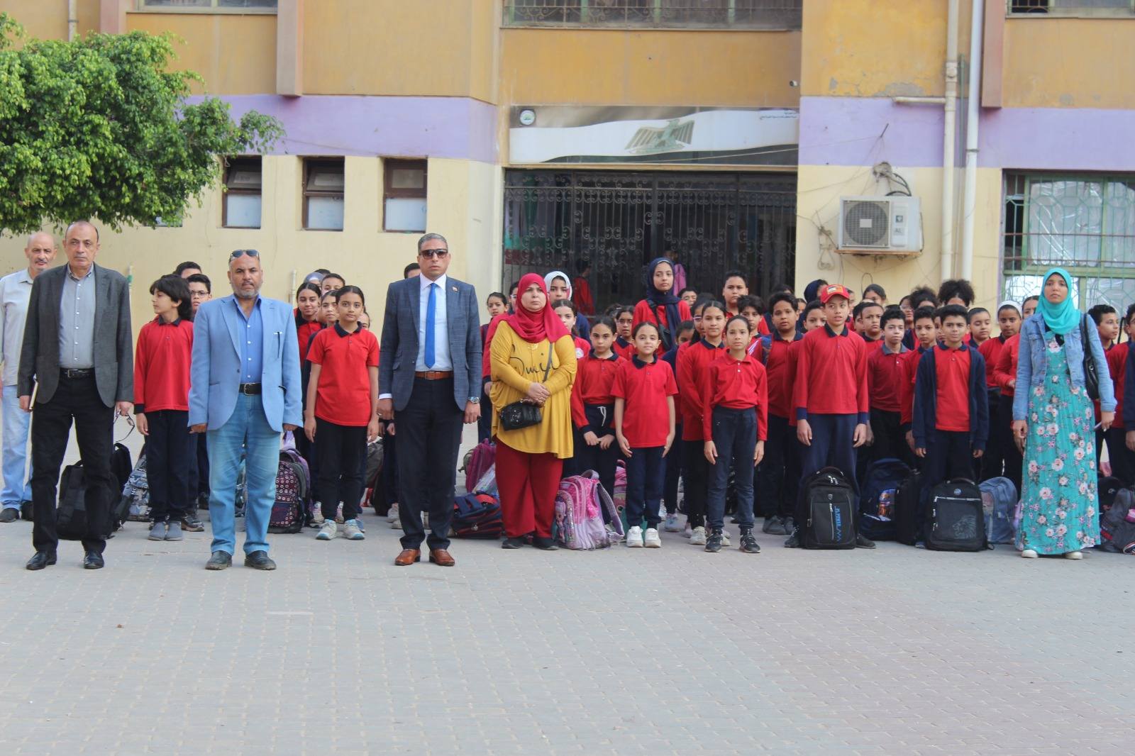 مدير تعليم الجيزة يقوم بجولة ميدانية للمدارس 