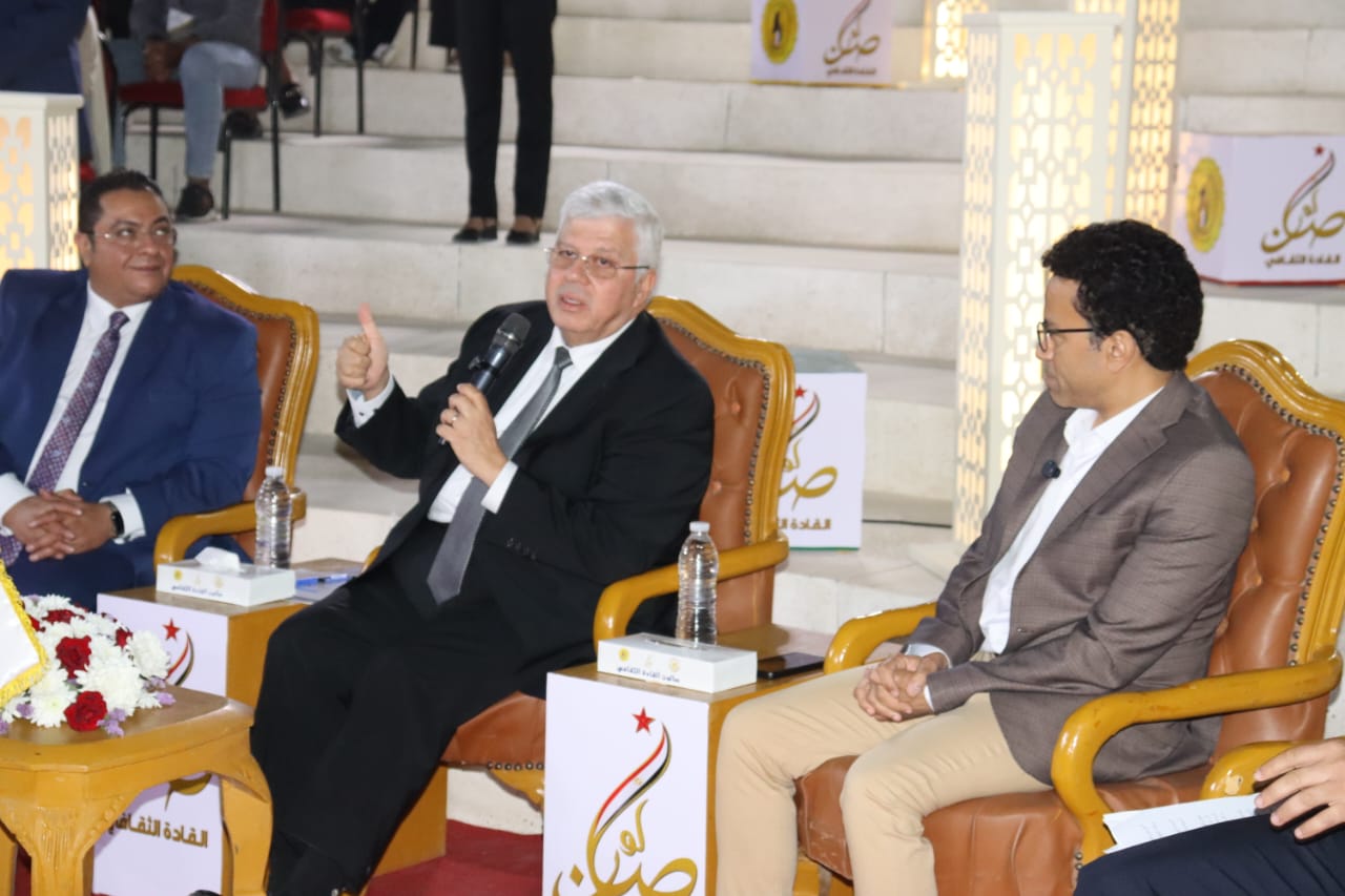 معهد إعداد القادة يطلق صالون القادة الثقافي لبناء وعي الشباب الجامعي بحضور وزير التعليم العالي