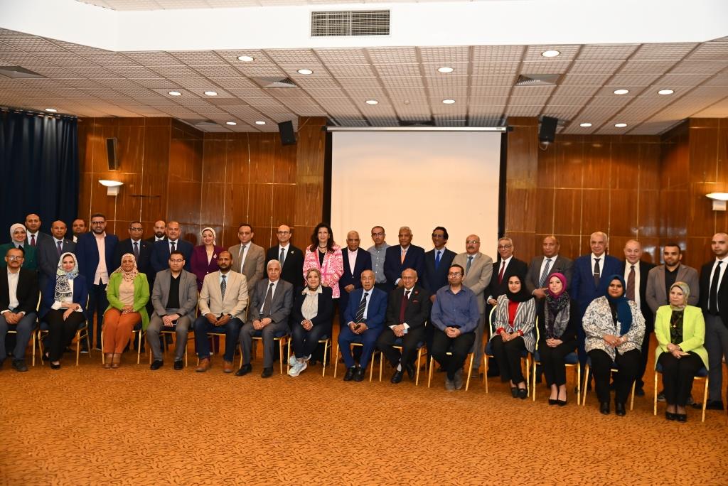 جامعة أسيوط تحتفل بتكريم خريجي فولبرايت 