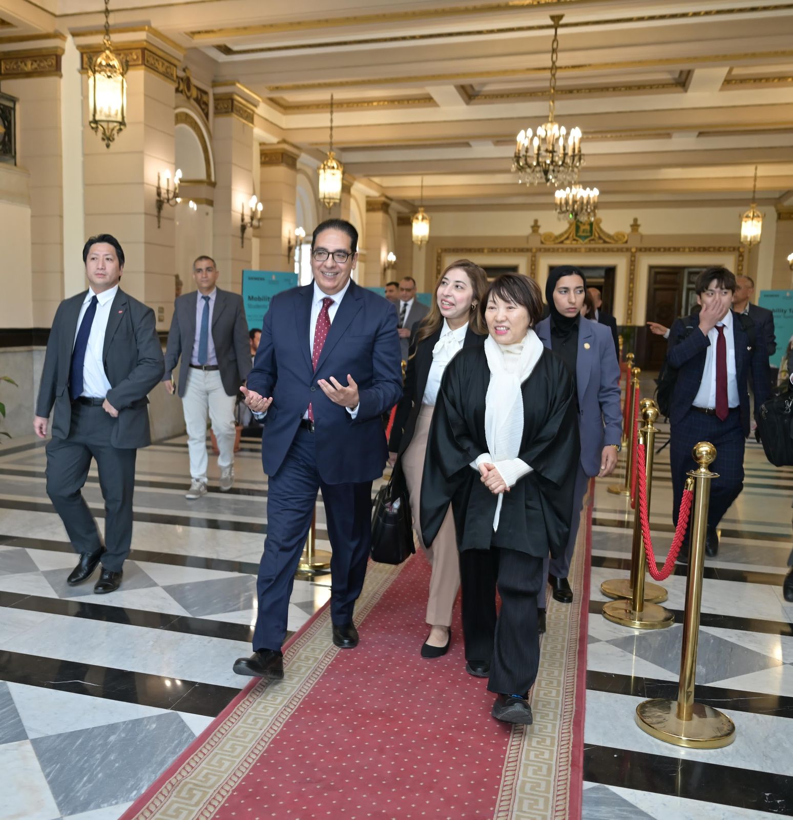 رئيس جامعة القاهرة يستقبل وزيرة التعليم والثقافة والتكنولوجيا اليابانية