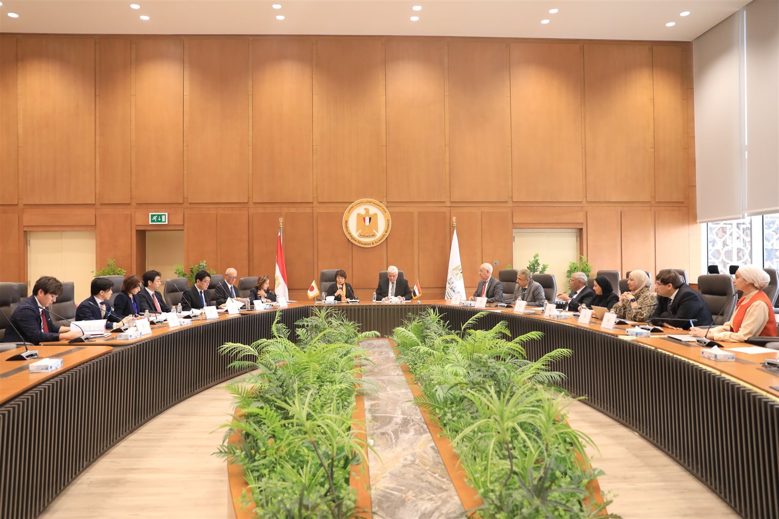 وزير التعليم العالي يبحث مع نظيرته اليابانية كيفية تطوير التعليم العالي والبحث العلمي