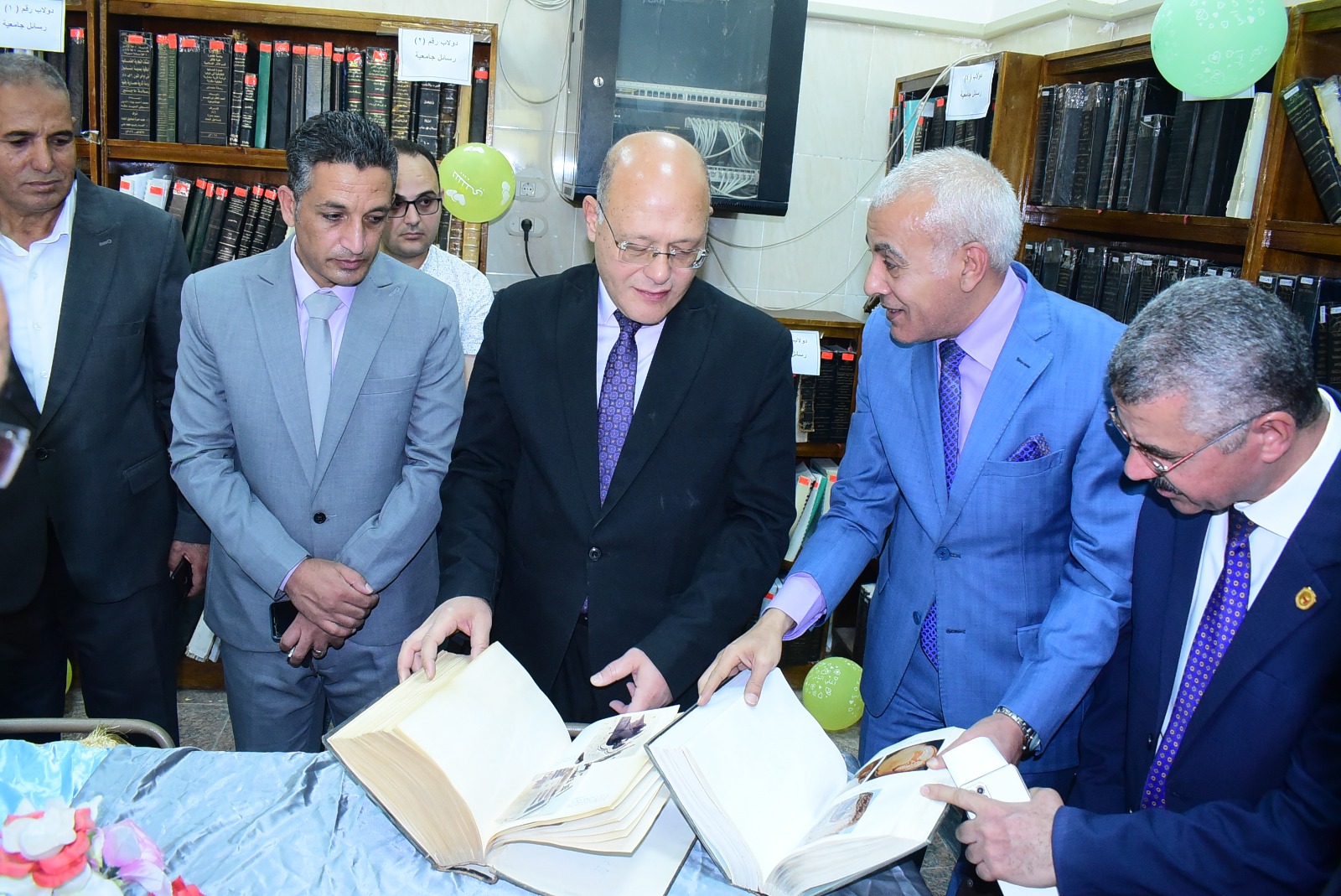 رئيس جامعة سوهاج يفتتح مكتبتين علميتين جديدتين لتعزيز البحث