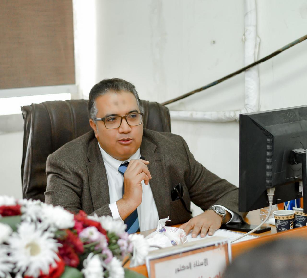 فريق جراحى بمعهد الأورام ينجح فى إجراء عملية دقيقة لاستئصال ورم ضخم