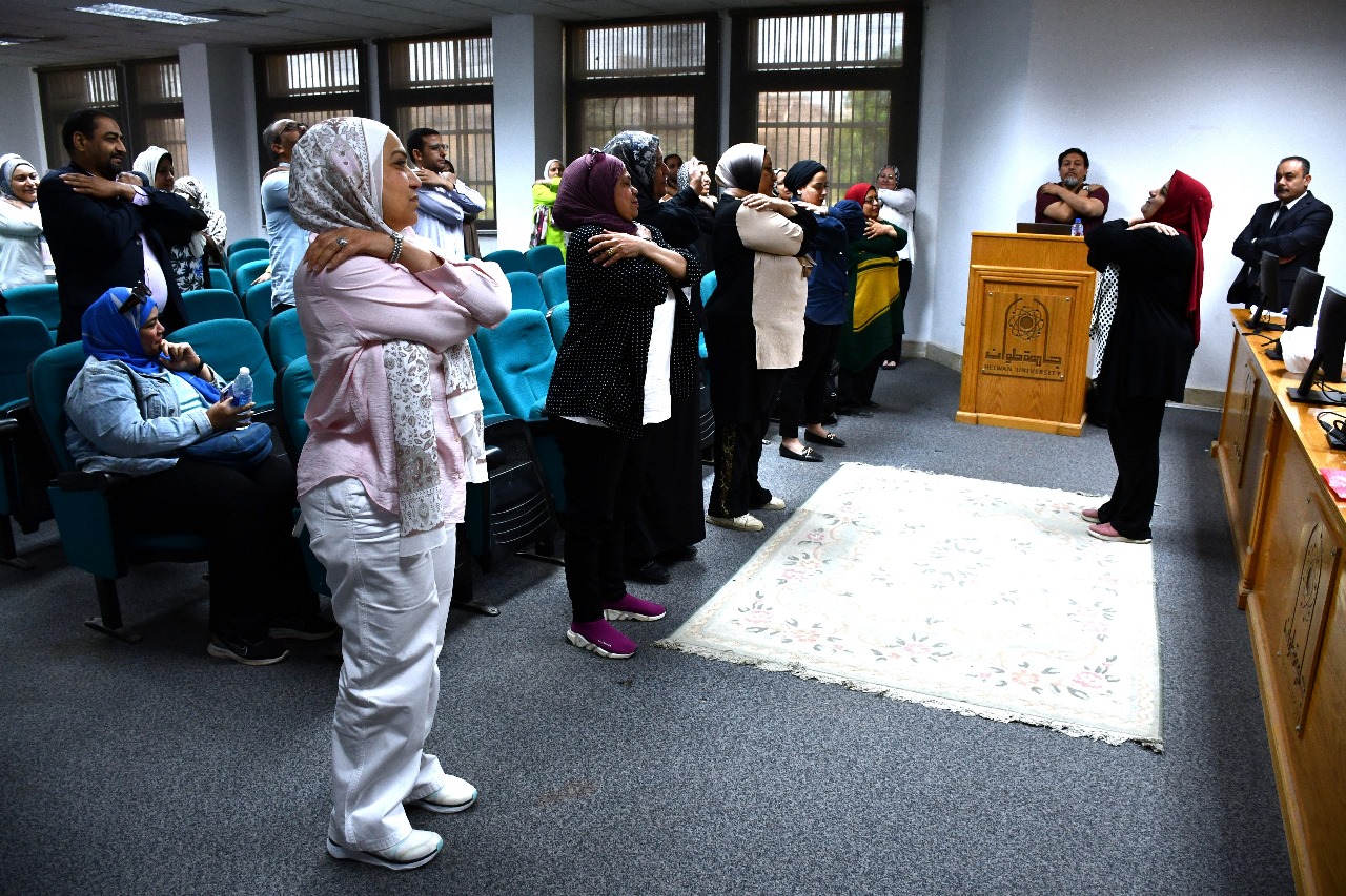 جامعة حلوان تطلق برنامجًا لتمكين العقول وتحفيز الكوادر الإدارية 