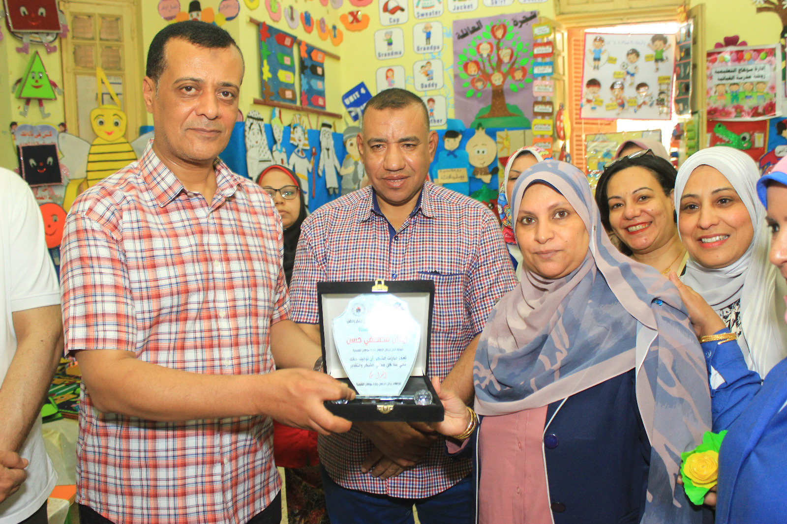 تعليم سوهاج يضيء مستقبل الطفولة ويفتتح معرض لأنشطة رياض الاطفال