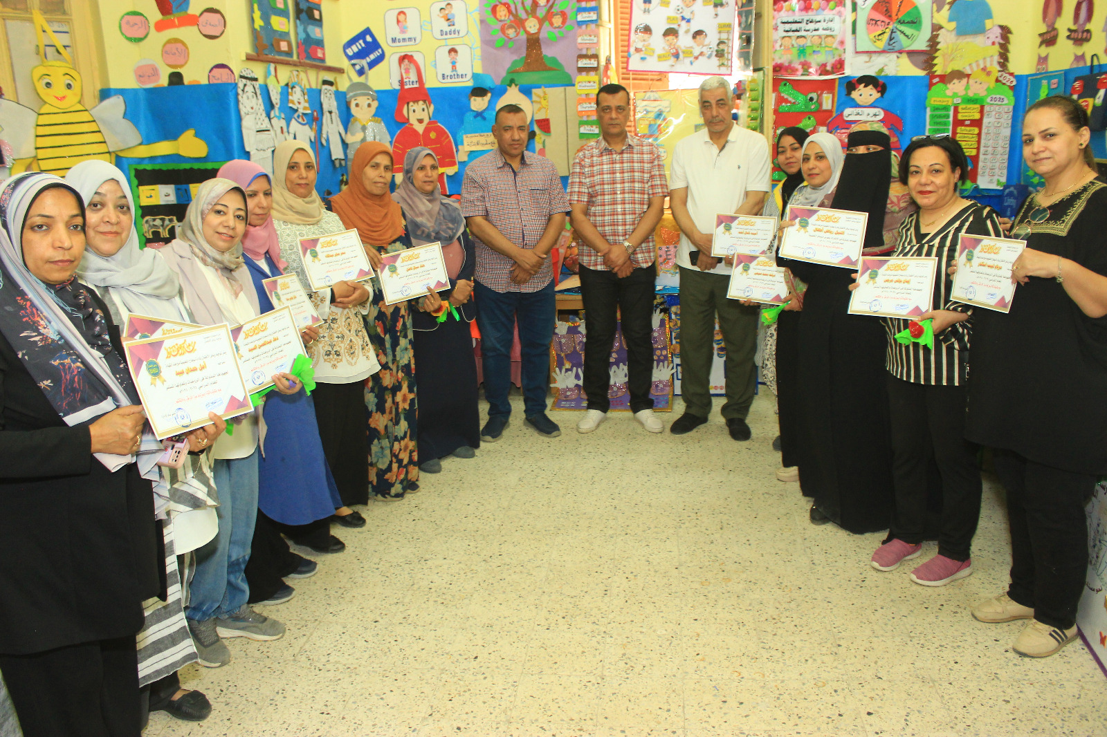 تعليم سوهاج يضيء مستقبل الطفولة ويفتتح معرض لأنشطة رياض الاطفال