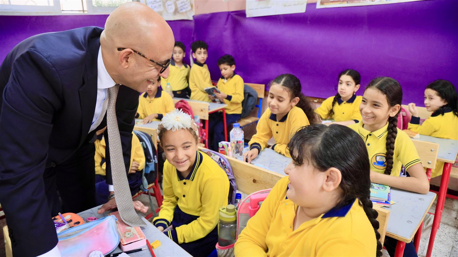 وزير التربية والتعليم يواصل متابعة انتظام العملية التعليمية 