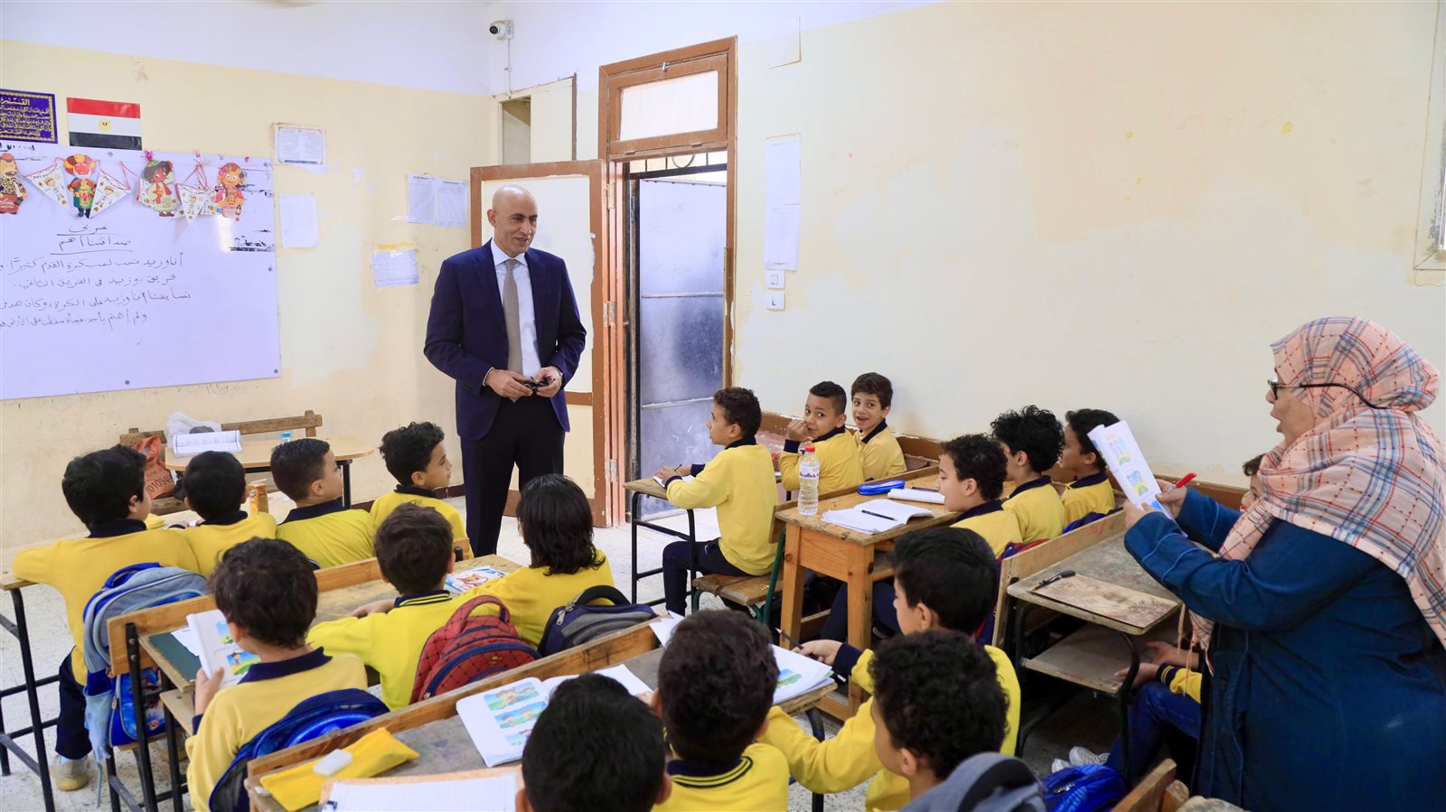 وزير التربية والتعليم يواصل متابعة انتظام العملية التعليمية 