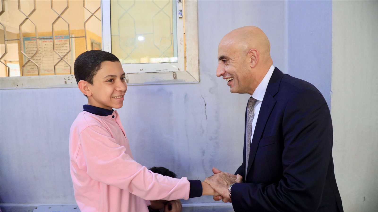 وزير التربية والتعليم يواصل متابعة انتظام العملية التعليمية 