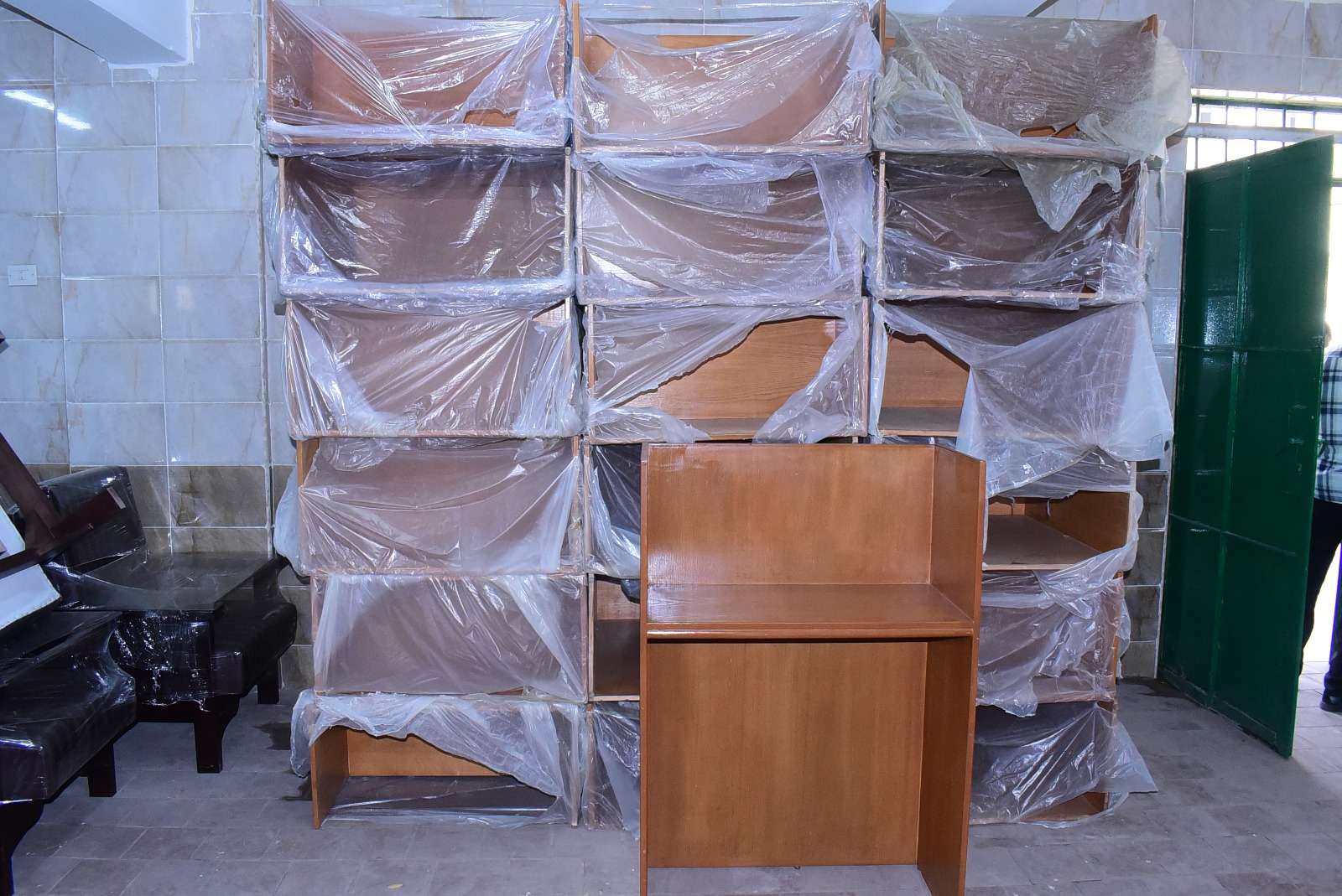 إحلال وتجديد أثاث الغرف بالمدن الجامعية بجامعة سوهاج 