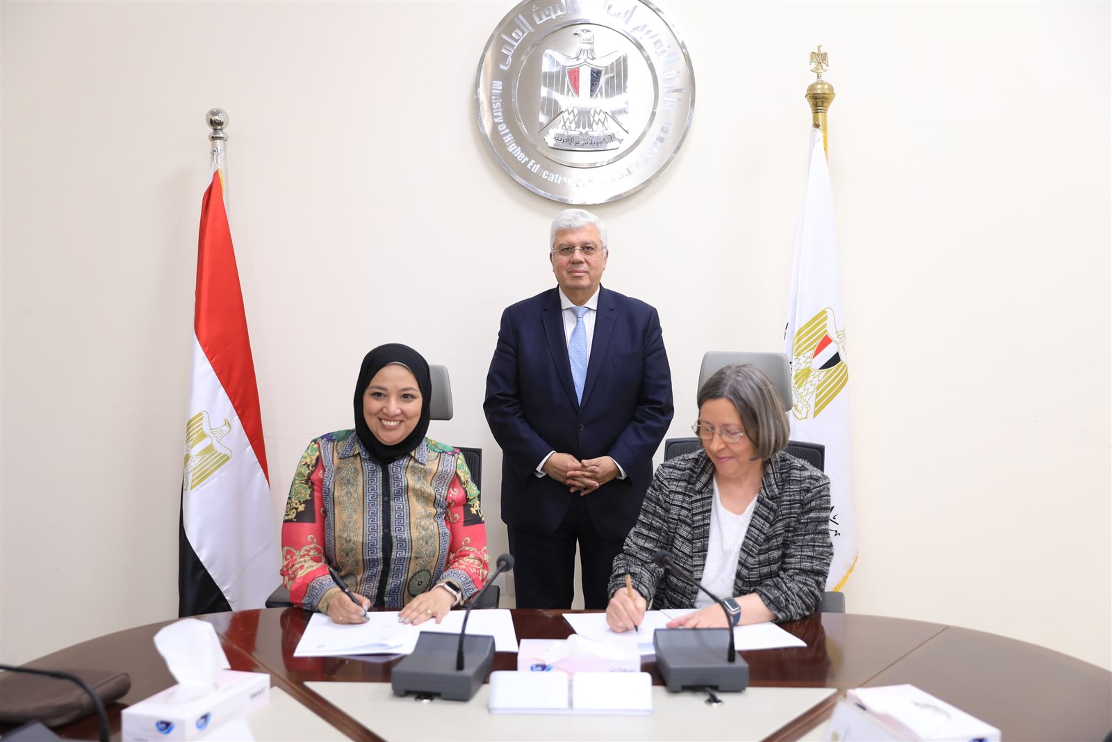 وزير التعليم العالي يشهد توقيع بروتوكول تعاون بين أكاديمية البحث العلمي وجامعة وست فيرجينيا بالولايات المتحدة