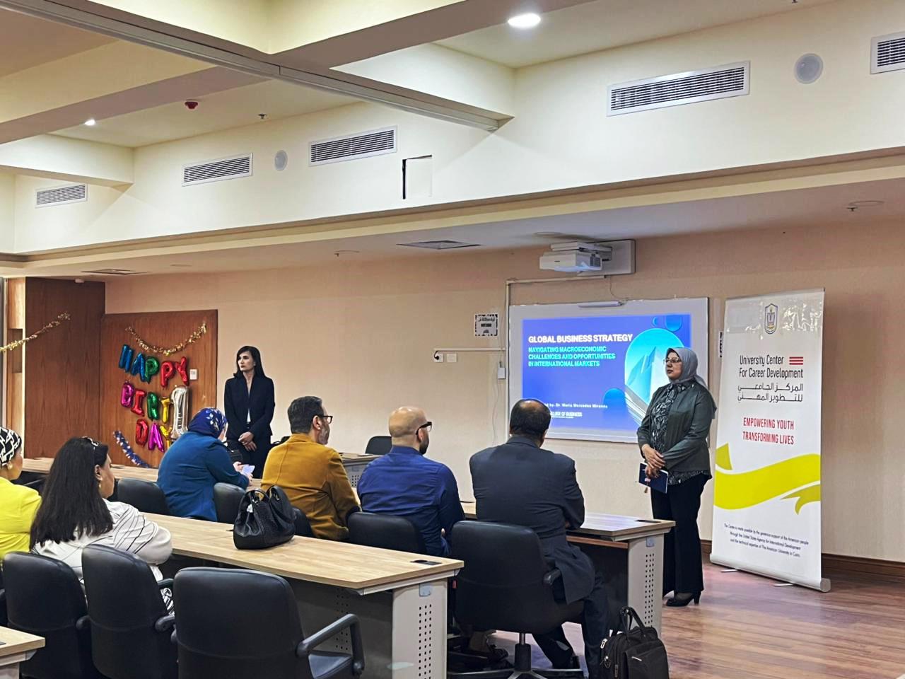 رئيس جامعة بورسعيد يستقبل المدير التنفيذى لهيئة فولبرايت مصر