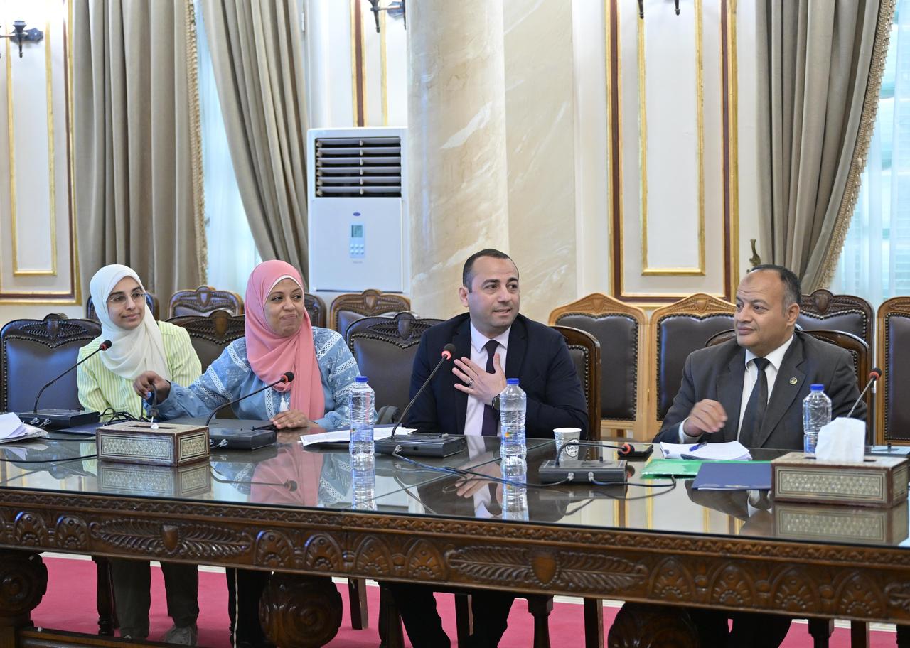رئيس جامعة القاهرة يضع آليات تنفيذ الخطة الاستراتيجية للجامعة
